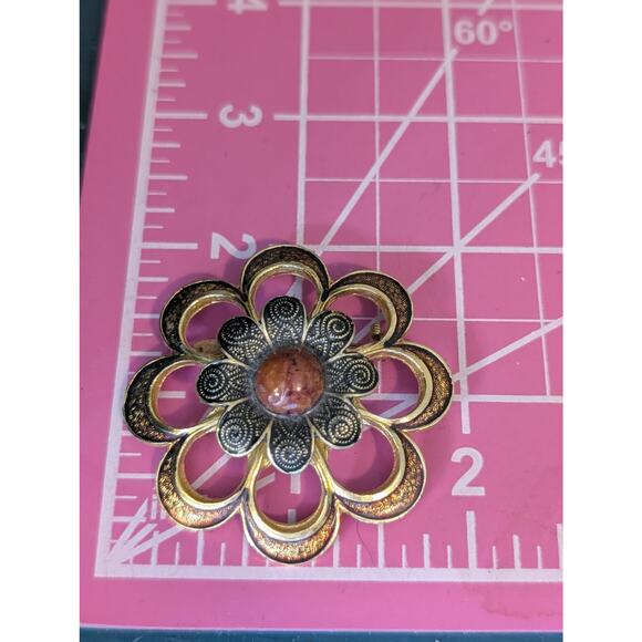 Vintage Gilded Filigree Three Piece Brooch Lot - Picture 8 of 13